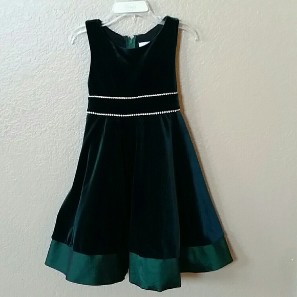 kids green velvet dress